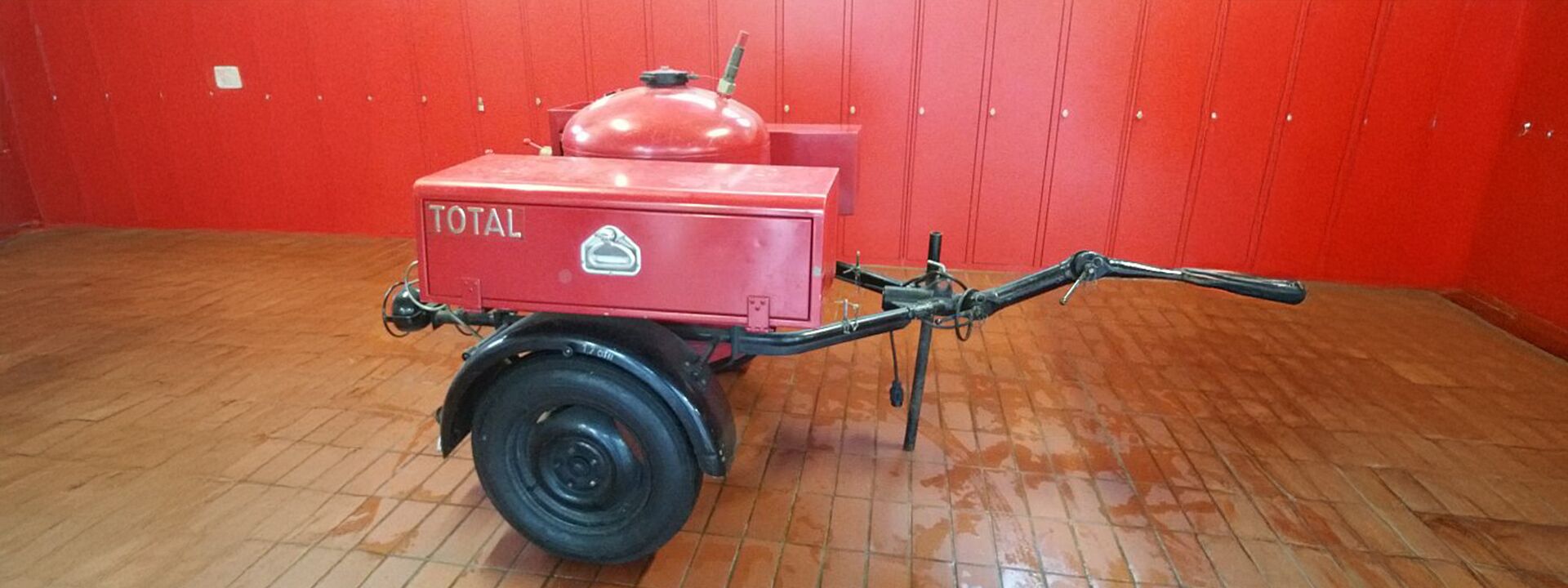 Fahrzeug Pulverlöschanhänger P250 Freiwillige Feuerwehr der Gemeinde Lindlar