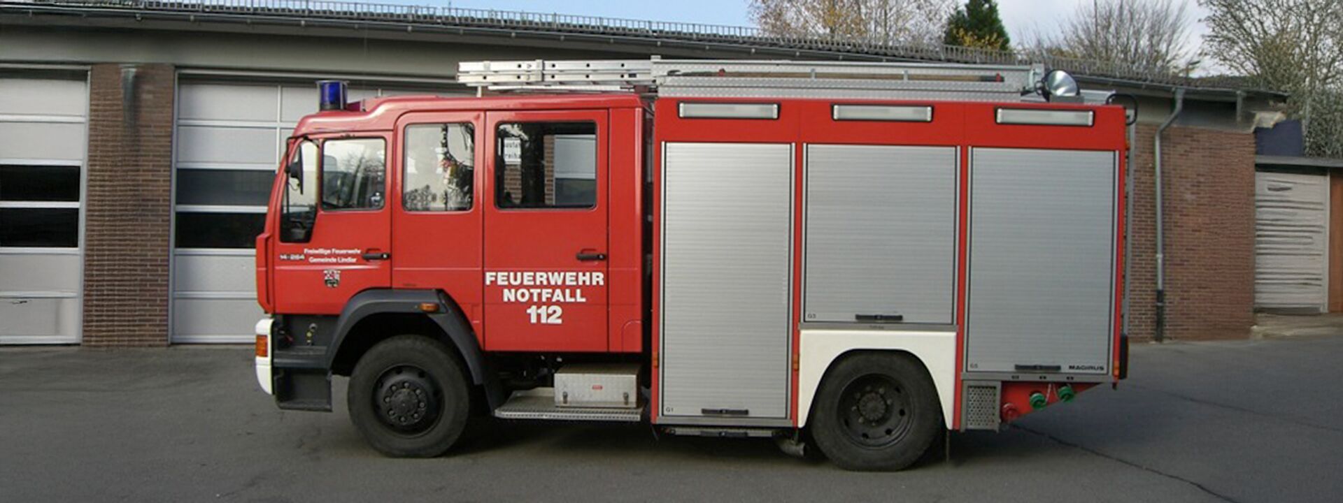 Fahrzeug Tanklöschfahrzeug Freiwillige Feuerwehr der Gemeinde Lindlar