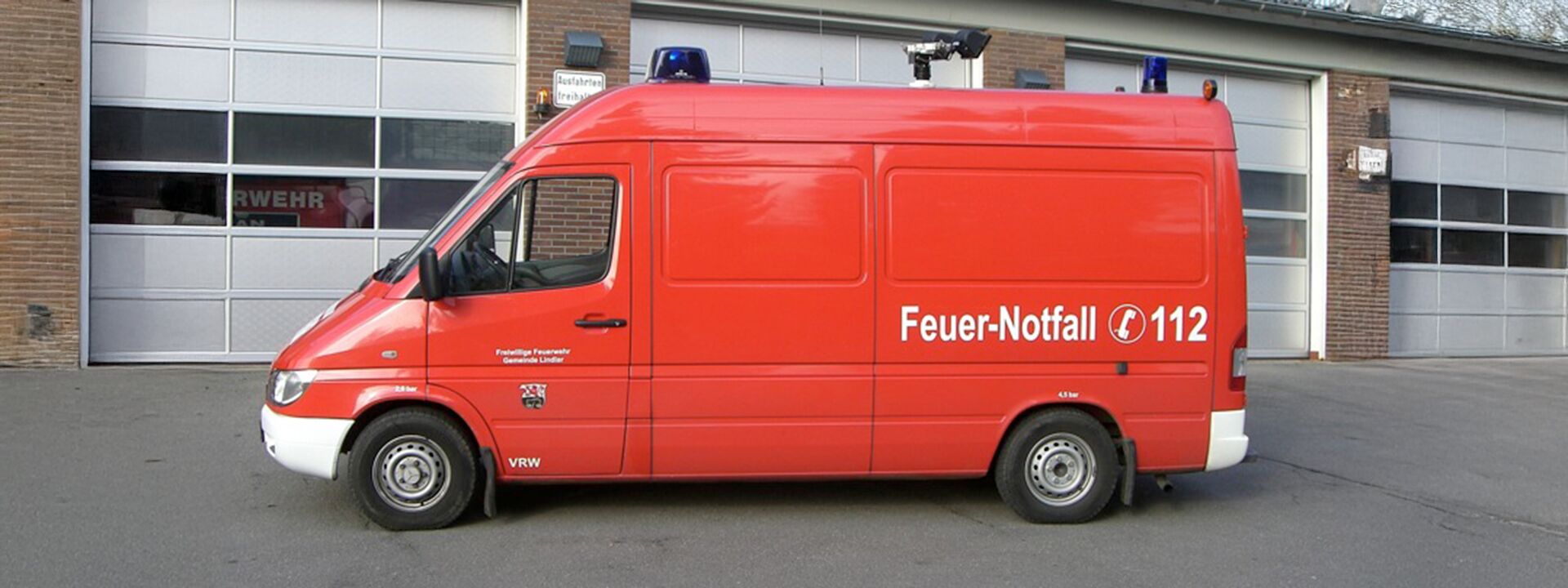 Fahrzeug Vorrausrüstwagen VRW Freiwillige Feuerwehr der Gemeinde Lindlar